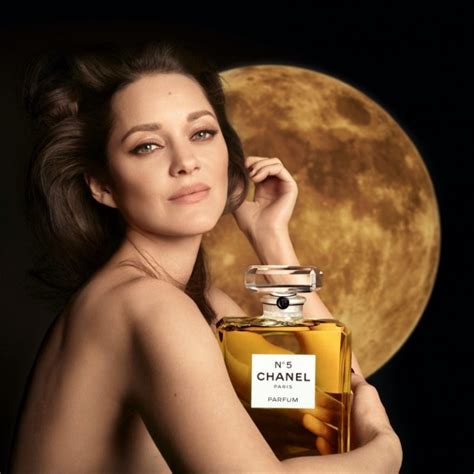 marion cotillard défilé chanel|chanel no 5 advertisement.